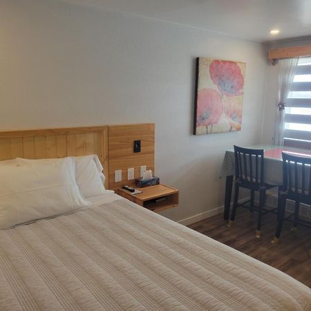 Quest Motel Whitewood Bagian luar foto