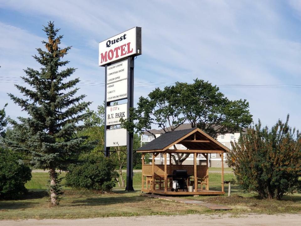Quest Motel Whitewood Bagian luar foto