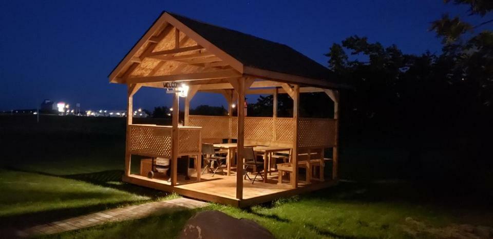 Quest Motel Whitewood Bagian luar foto