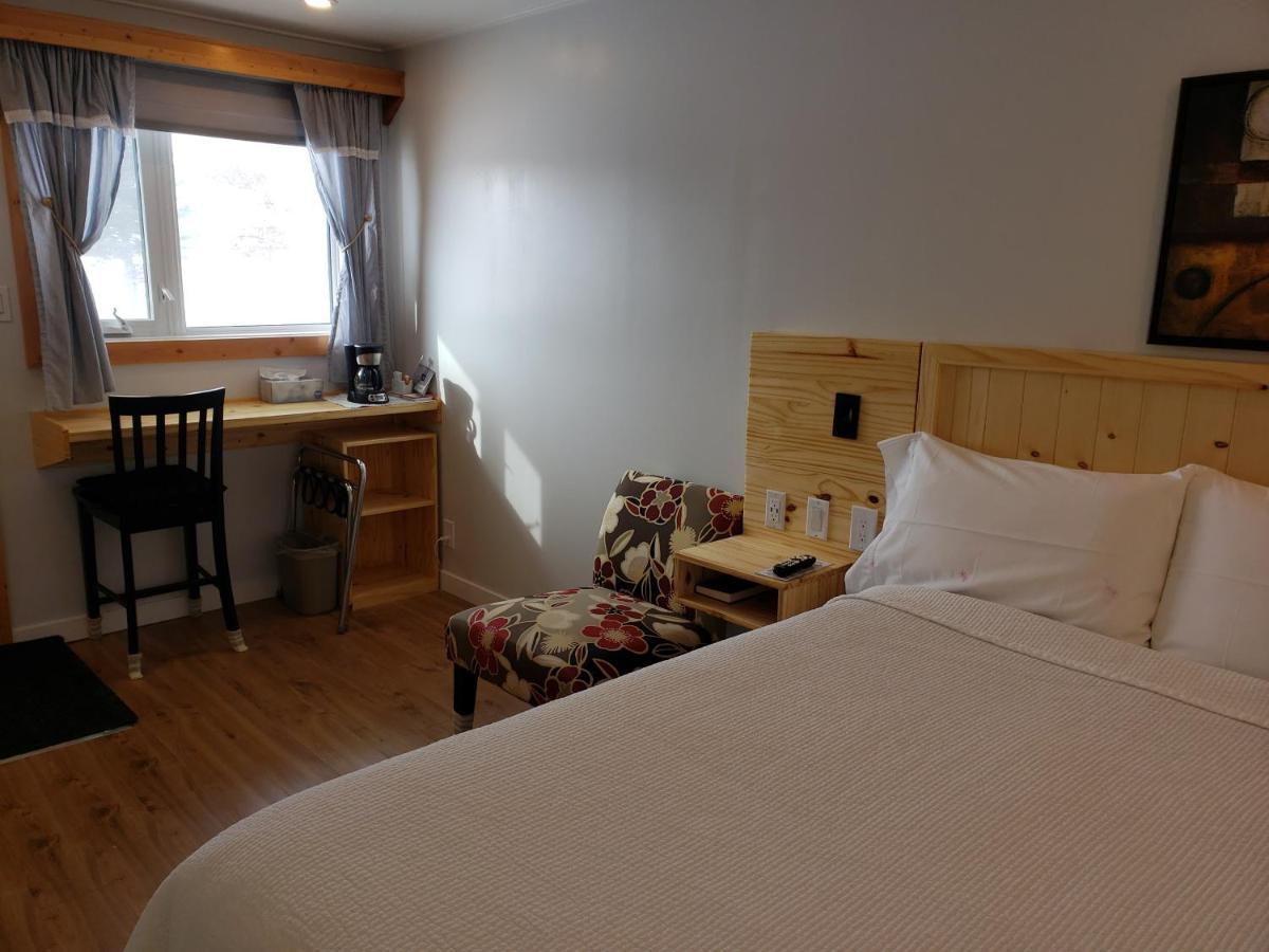 Quest Motel Whitewood Bagian luar foto